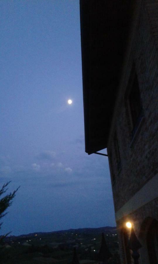 Casa Vacanze Sweet Dreams Agliano Terme Esterno foto